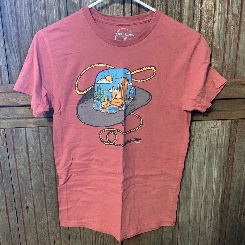 Wild Lucille Western Cowboy Hat Rodeo Scenic Cotton Short Sleeve T-shirt Top XS